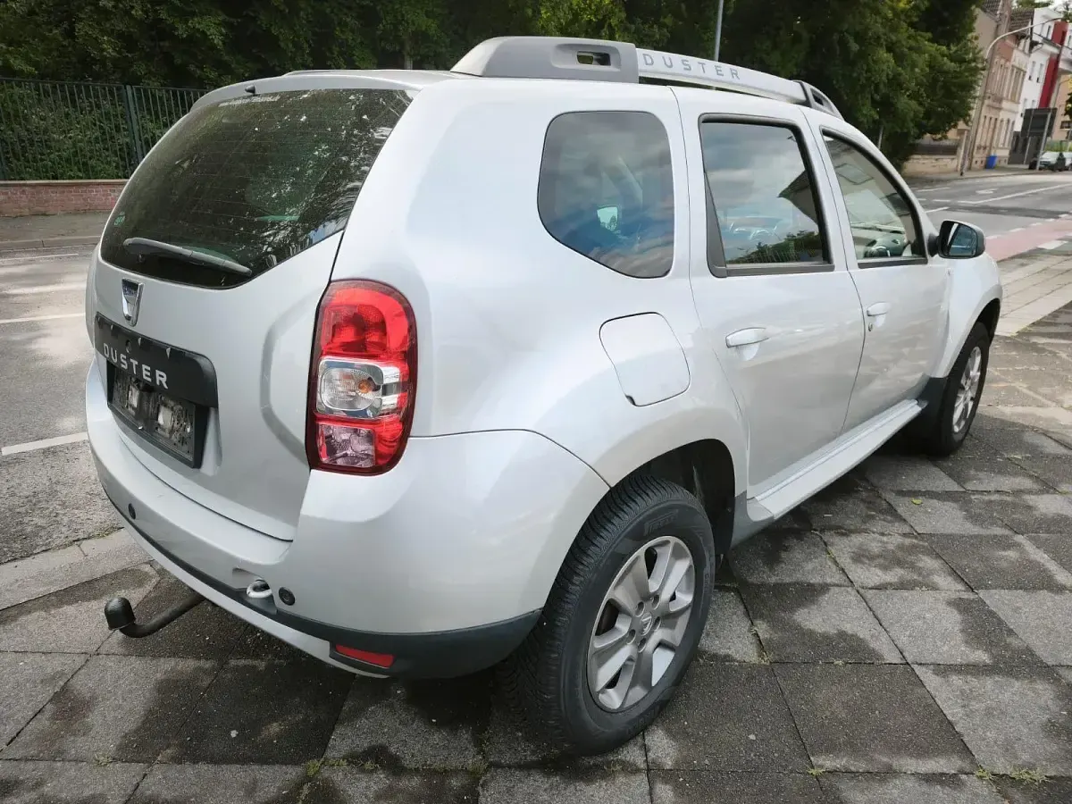 Gebraucht Dacia Duster Prestige 125 PS (91 kW) 2014 Silber SUV