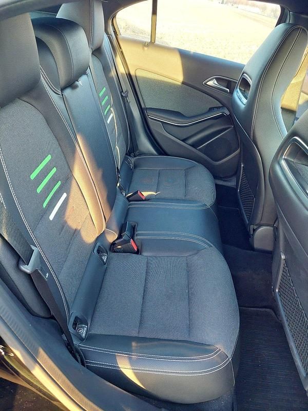 Gebraucht Mercedes A160 102 PS (75 kW) 2017 Schwarz Kleinwagen