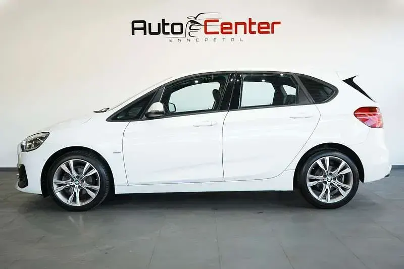 Gebraucht BMW 218 Sport Line 140 PS (102 kW) 2018 Weiß Van / Kleinbus