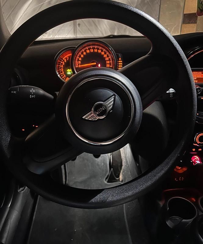 Gebraucht Mini ONE 75 PS (55 kW) 2016 Schwarz Kleinwagen