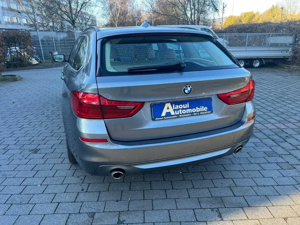Gebraucht BMW 530 Performance 265 PS (194 kW) 2017 Blau Kombi