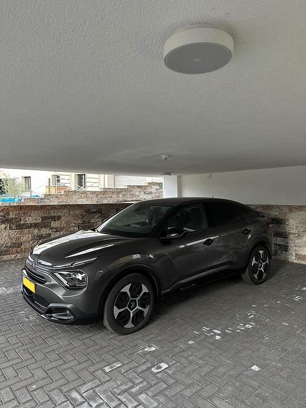 Grau Gebraucht 2023 Citroën C4 SUV | 15.900 € (Superpreis) - Bild 1/4