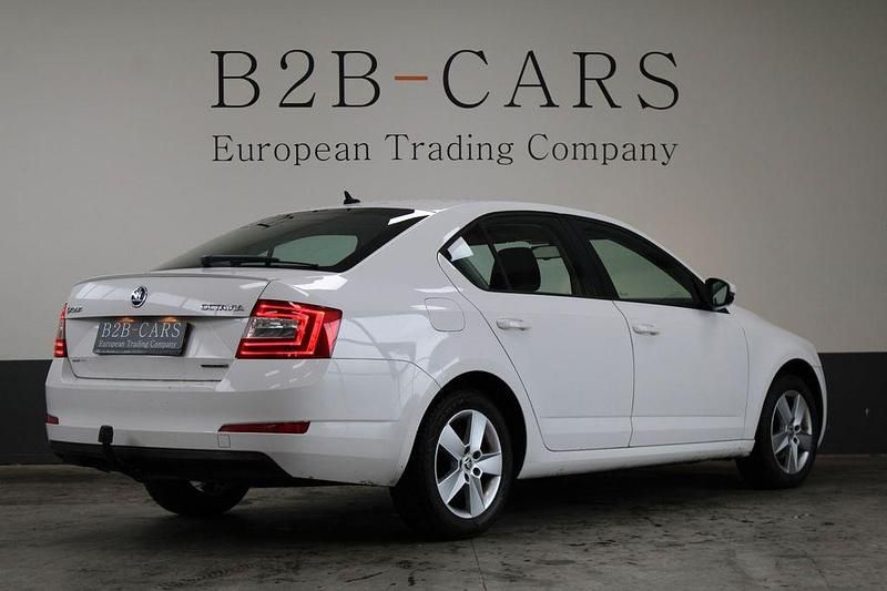 Second-hand Skoda Octavia GreenLine 110 CP (80 kW) 2014 Alb Hatchback