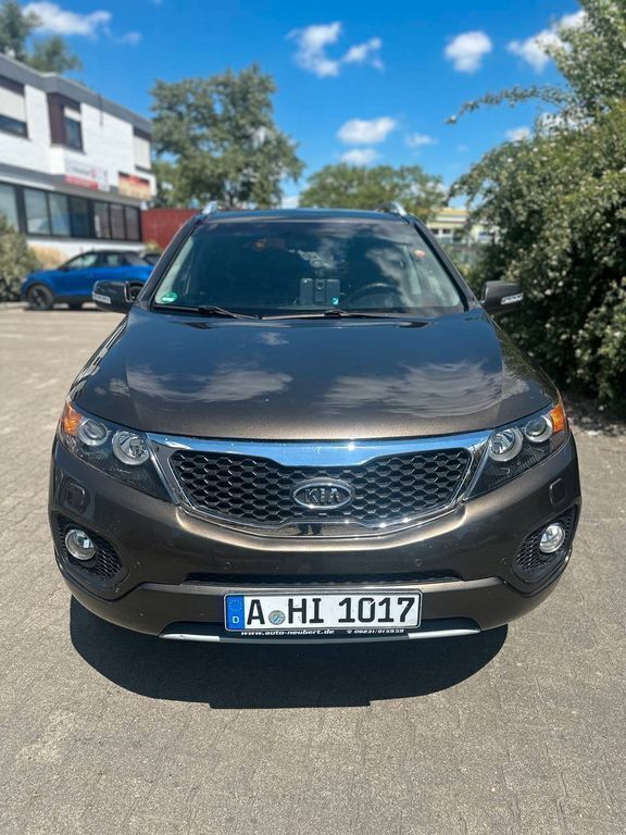 Braun Gebraucht 2012 Kia Sorento Vision SUV | 9.999 € (Fairer Preis) - Bild 1/4