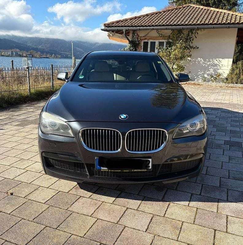 Second-hand BMW 730 245 CP (180 kW) 2011 Gri Berlinǎ