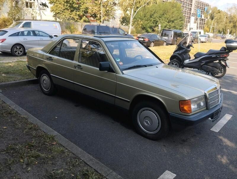 Grün Gebraucht 1983 Mercedes 190 Limousine | 2.000 € - Bild 1/4