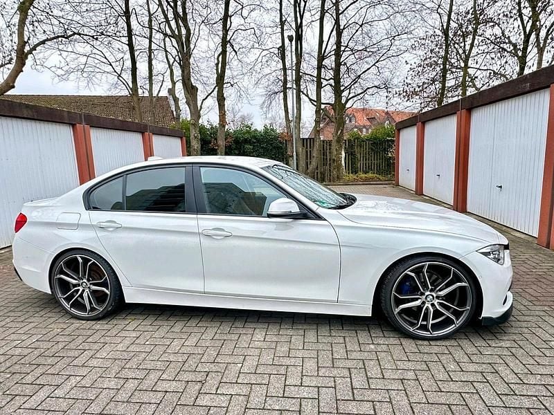 Gebraucht BMW 330e iPerformance 320 PS (235 kW) 2017 Weiß Limousine