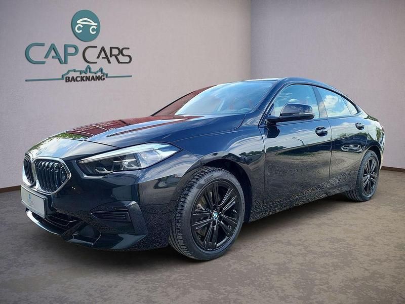 Schwarz Gebraucht 2023 BMW 218 Sport Line Limousine | 25.500 € (Superpreis) - Bild 1/4