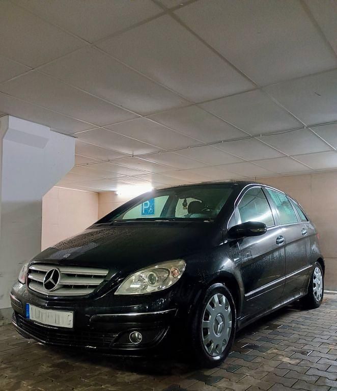 Schwarz Gebraucht 2005 Mercedes B200 Van / Kleinbus | 2.250 € (Guter Preis) - Bild 1/4