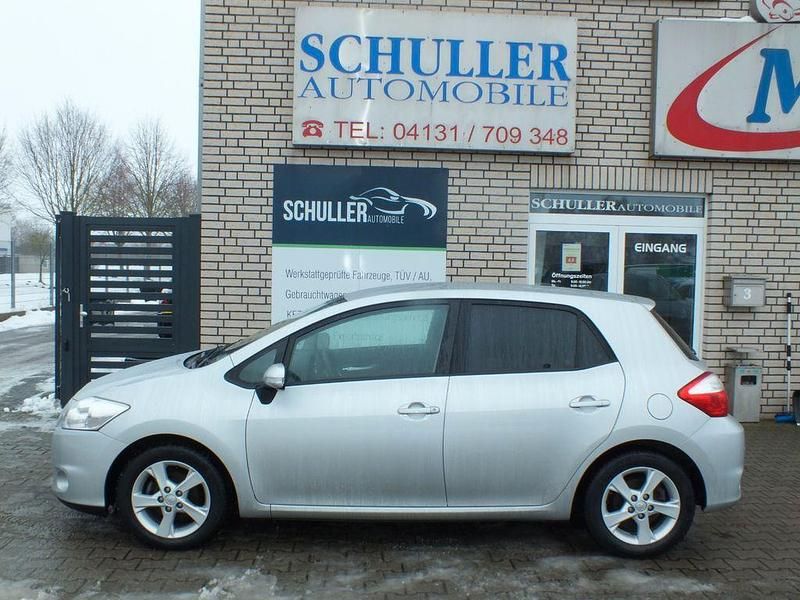 Gebraucht Toyota Auris Edition 99 PS (72 kW) 2012 Silber Limousine