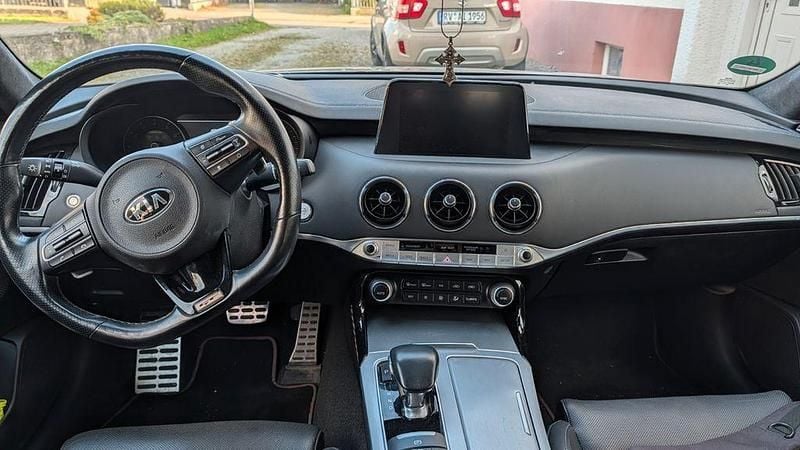 Używany Kia Stinger GT 366 KM (269 kW) 2019 Szary Hatchback