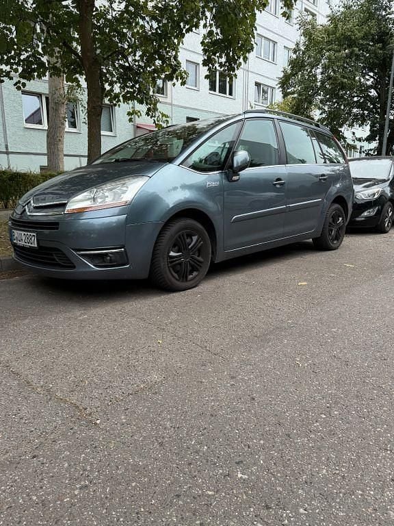 Grau Gebraucht 2010 Citroën C4 Picasso Tendance Van / Kleinbus | 2.200 € (Guter Preis) - Bild 1/4
