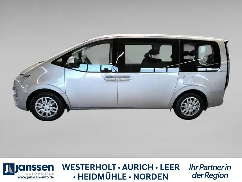 Gebraucht Hyundai Staria Trend 177 PS (130 kW) 2024 Silber Van / Kleinbus