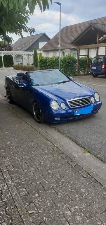 Blau Gebraucht 2001 Mercedes CLK200 Avantgarde Cabrio | 5.000 € (Superpreis) - Bild 1/4