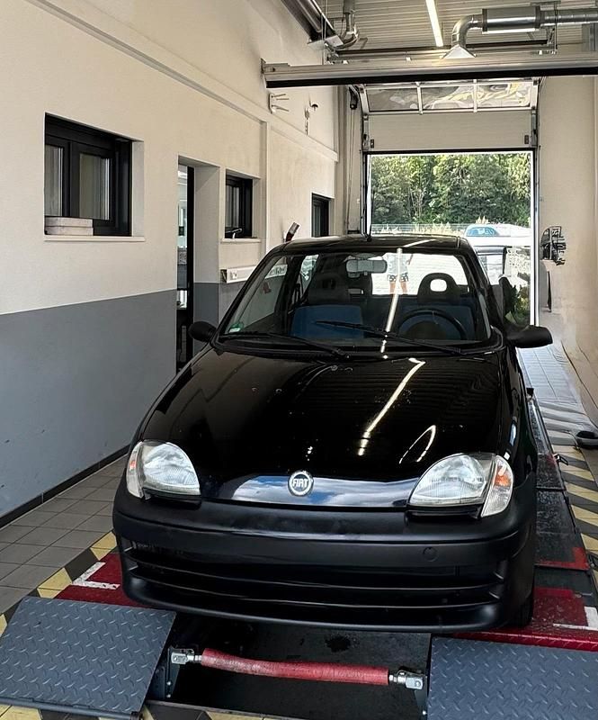 Schwarz Gebraucht 2001 Fiat Seicento Kleinwagen | 600 € (Guter Preis) - Bild 1/4