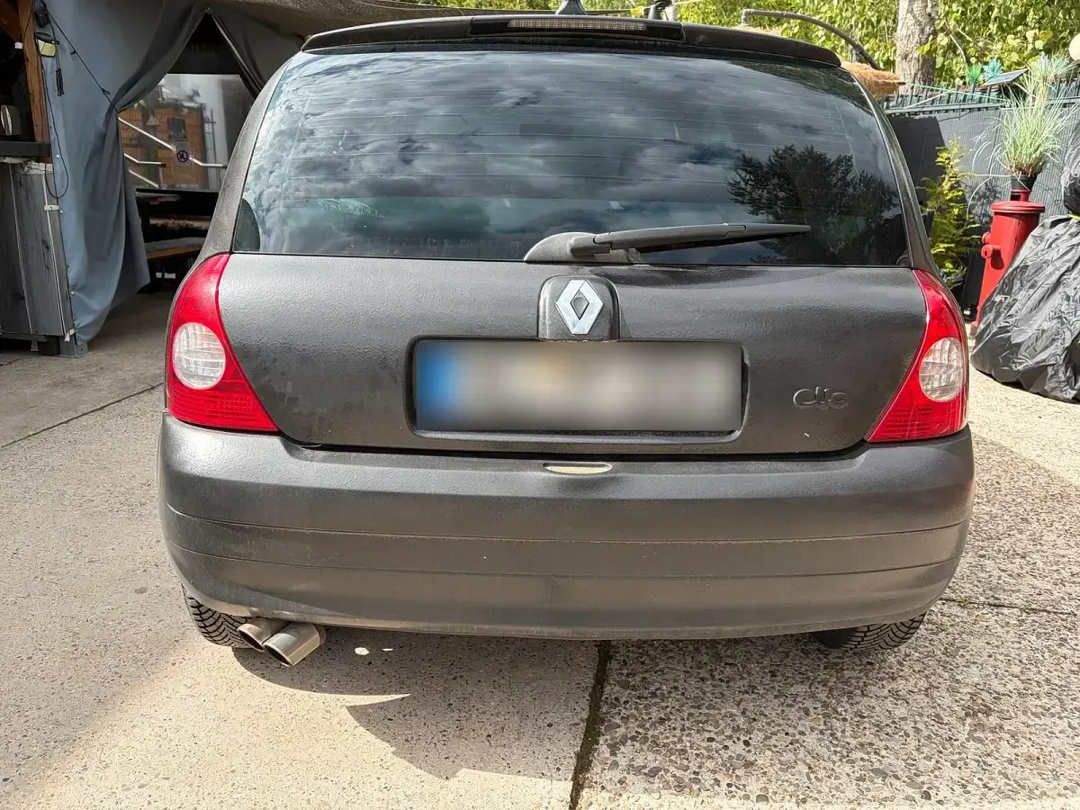 Gebraucht Renault Clio II 75 PS (55 kW) 2002 Schwarz Kleinwagen