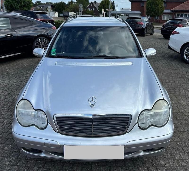 Silber Gebraucht 2003 Mercedes C180 Kombi | 2.499 € - Bild 1/4