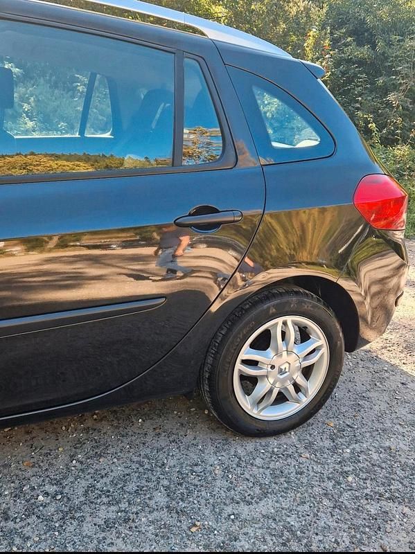 Gebraucht Renault Clio III 101 PS (74 kW) 2008 Schwarz Kombi