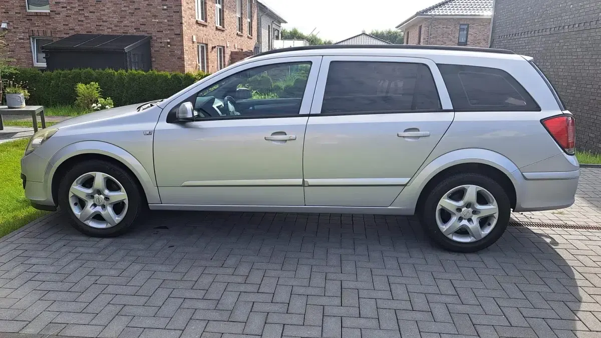 Gebraucht Opel Astra 125 PS (91 kW) 2005 Silber Kombi