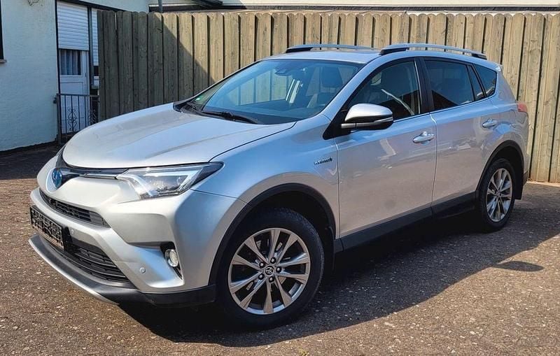 Silber Gebraucht 2016 Toyota RAV4 Hybrid Executive SUV | 18.950 € (Guter Preis) - Bild 1/4