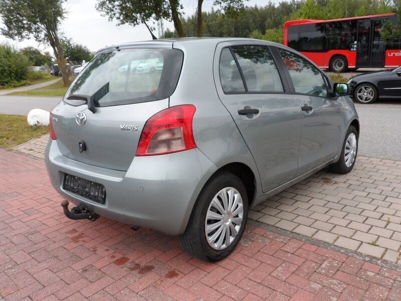 Gebraucht Toyota Yaris Cool 69 PS (50 kW) 2008 Grau Limousine