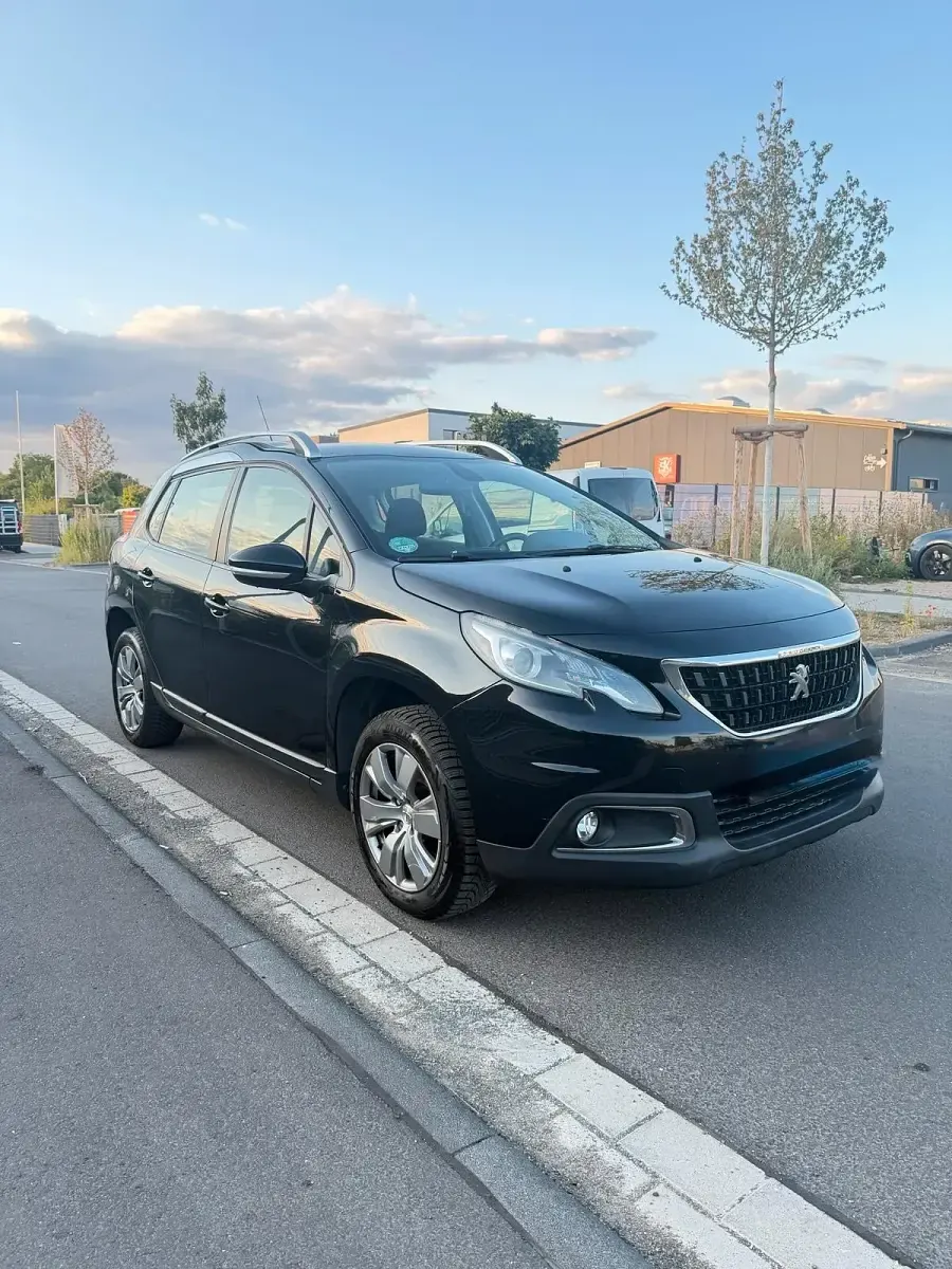 Gebraucht Peugeot 2008 Active 82 PS (60 kW) 2017 Schwarz SUV