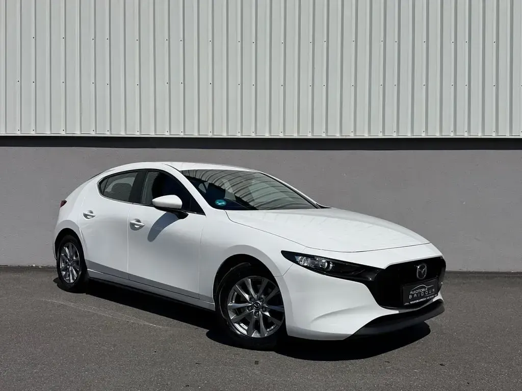 Gebraucht Mazda 3 Sky 186 PS (136 kW) 2023 Weiß Limousine
