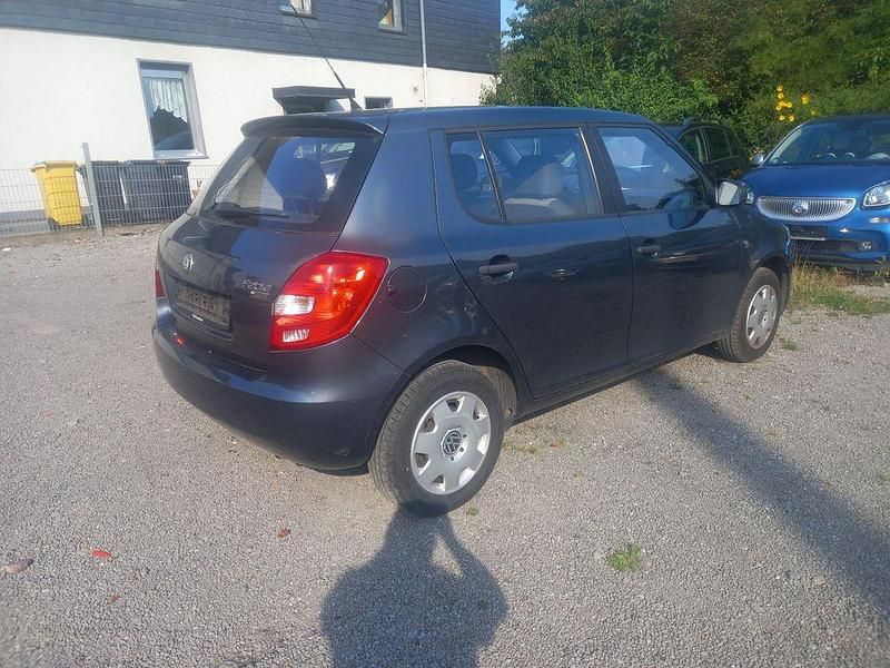 Gebraucht Skoda Fabia 60 PS (44 kW) 2009 Grau Kleinwagen