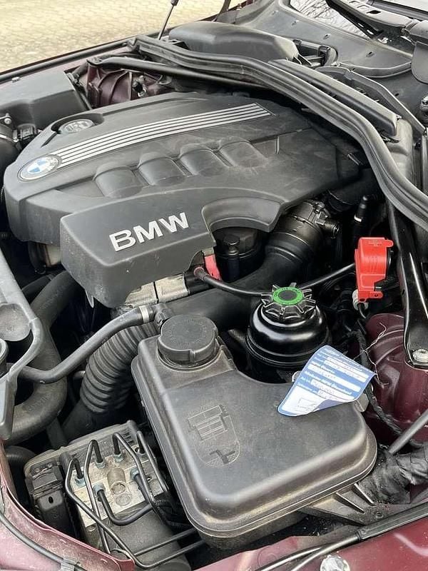 Gebraucht BMW 520 163 PS (119 kW) 2010 Rot Kombi