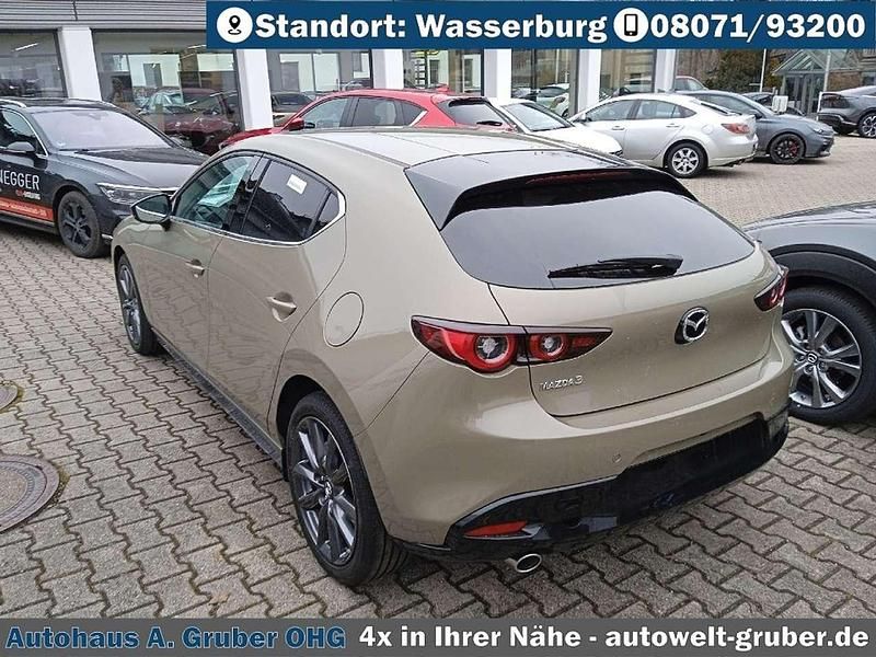 Neu Mazda 3 Exclusive 140 PS (102 kW) 2025 Zircon sand Limousine