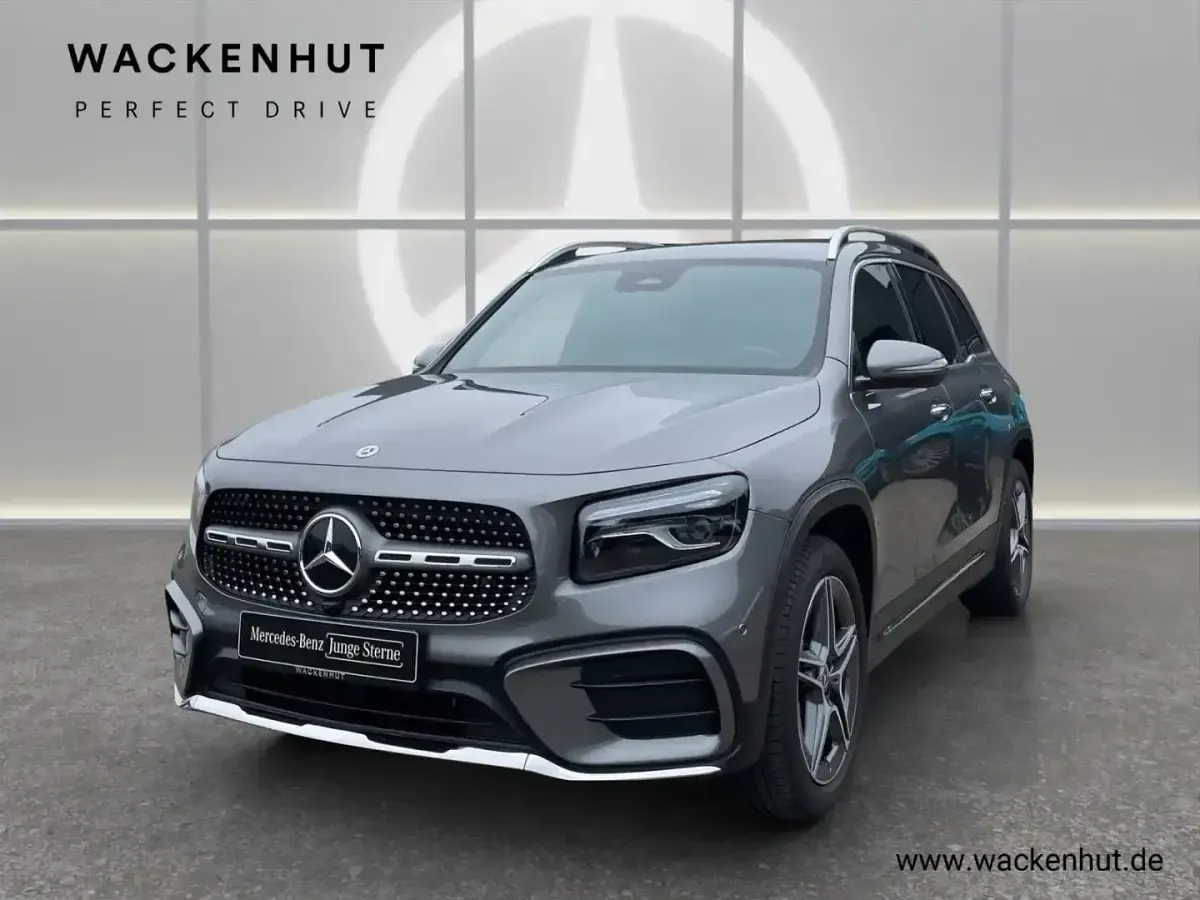 Gebraucht Mercedes GLB200 AMG 163 PS (119 kW) 2024 Grau SUV