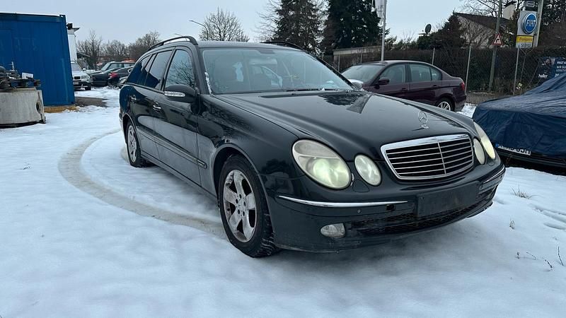 Gebraucht Mercedes E270 177 PS (130 kW) 2004 Schwarz Kombi