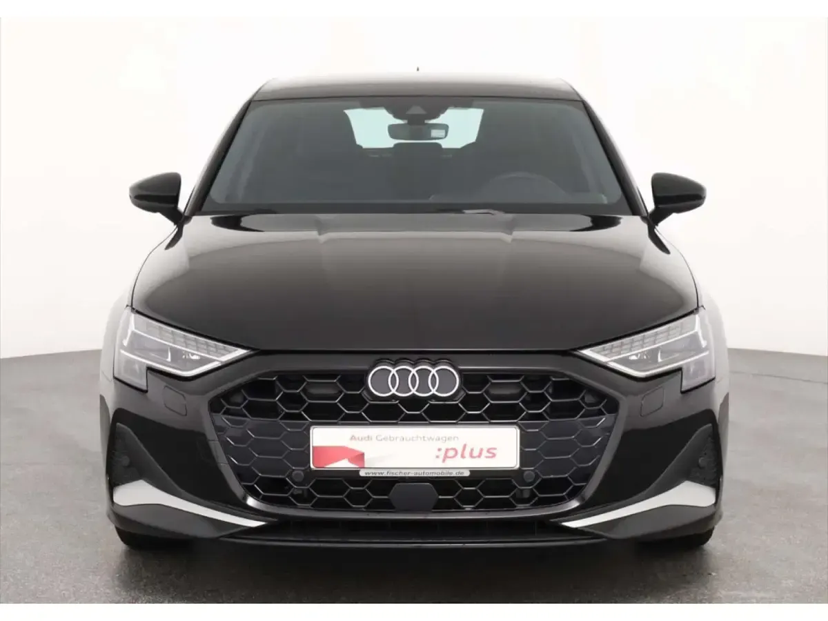 Gebraucht Audi A3 Sportback e-tron Advanced Plus 204 PS (150 kW) 2025 Mythosschwarz metallic Kleinwagen