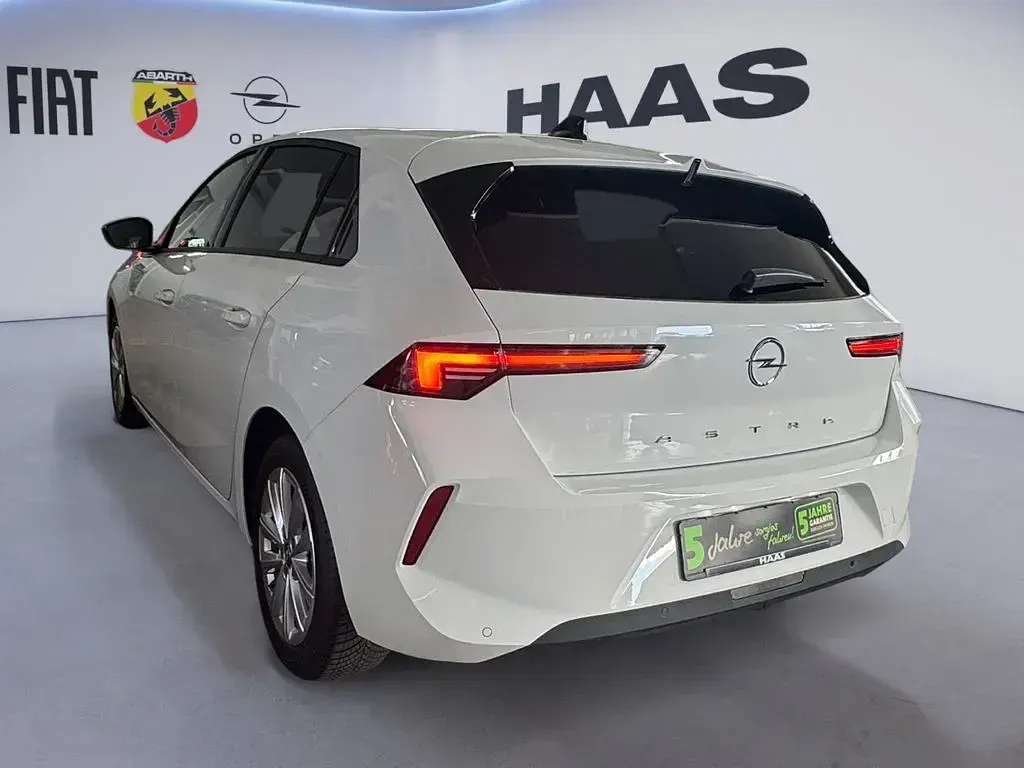 Gebraucht Opel Astra Edition 110 PS (80 kW) 2024 Weiß Kleinwagen
