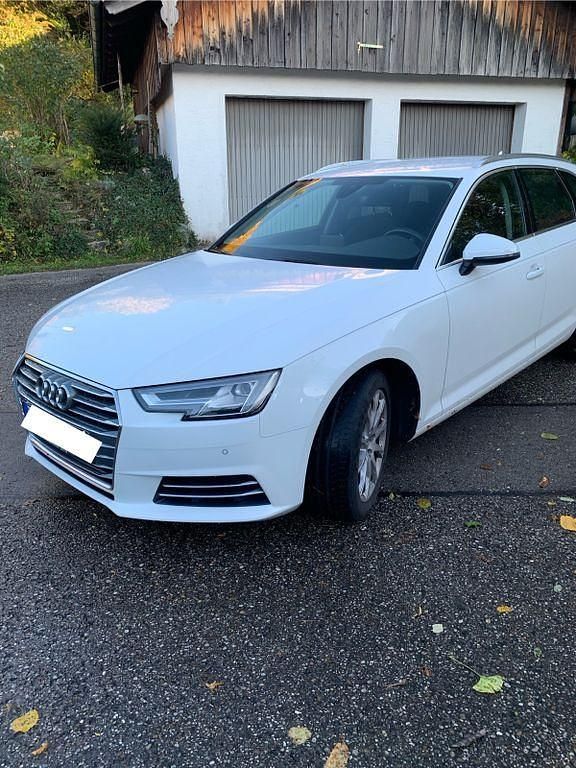 Gebraucht Audi A4 Sport 150 PS (110 kW) 2018 Weiß Kombi