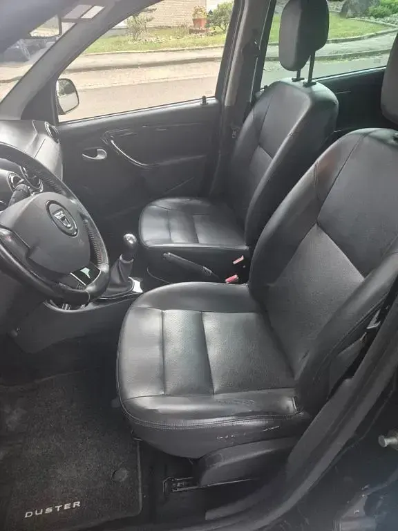 Gebraucht Dacia Duster Prestige 105 PS (77 kW) 2011 Schwarz SUV