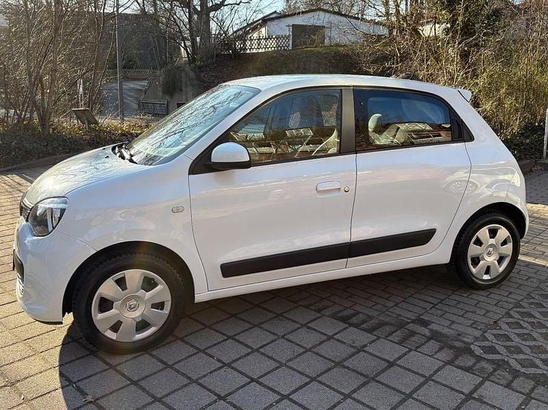 Gebraucht Renault Twingo Experience 69 PS (50 kW) 2016 Weiß Kleinwagen