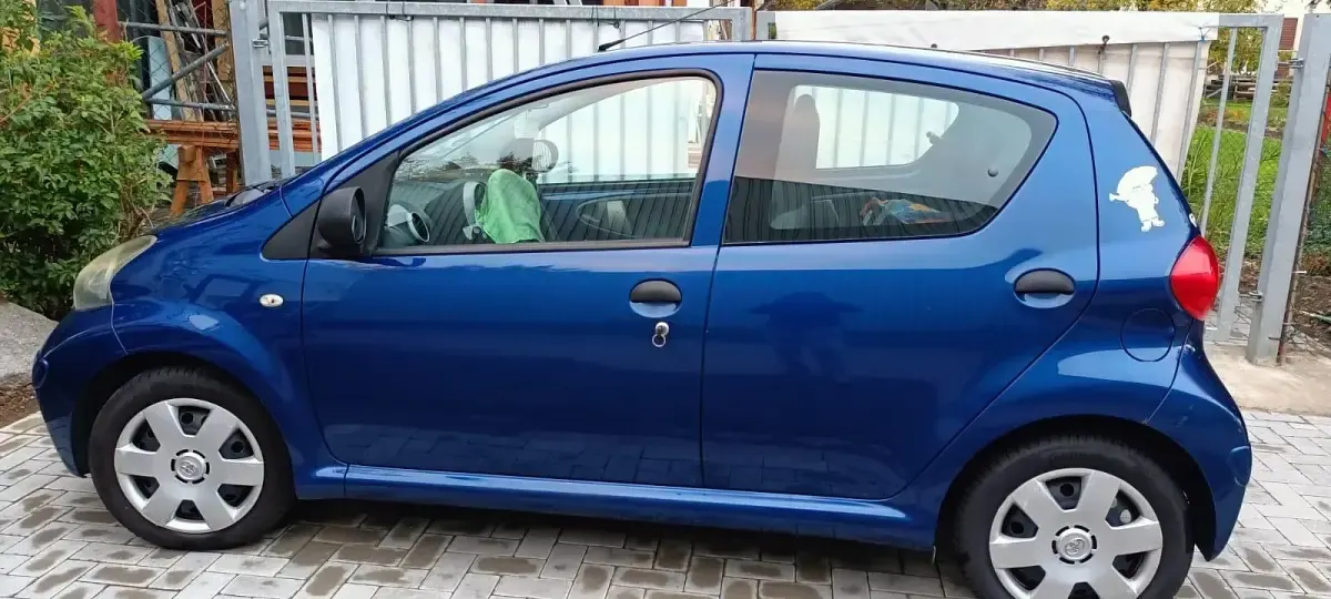 Gebraucht Toyota Aygo 68 PS (50 kW) 2009 Blau Kleinwagen