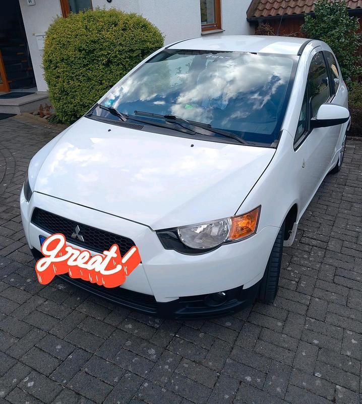 Gebraucht Mitsubishi Colt 95 PS (69 kW) 2012 Weiß Kleinwagen