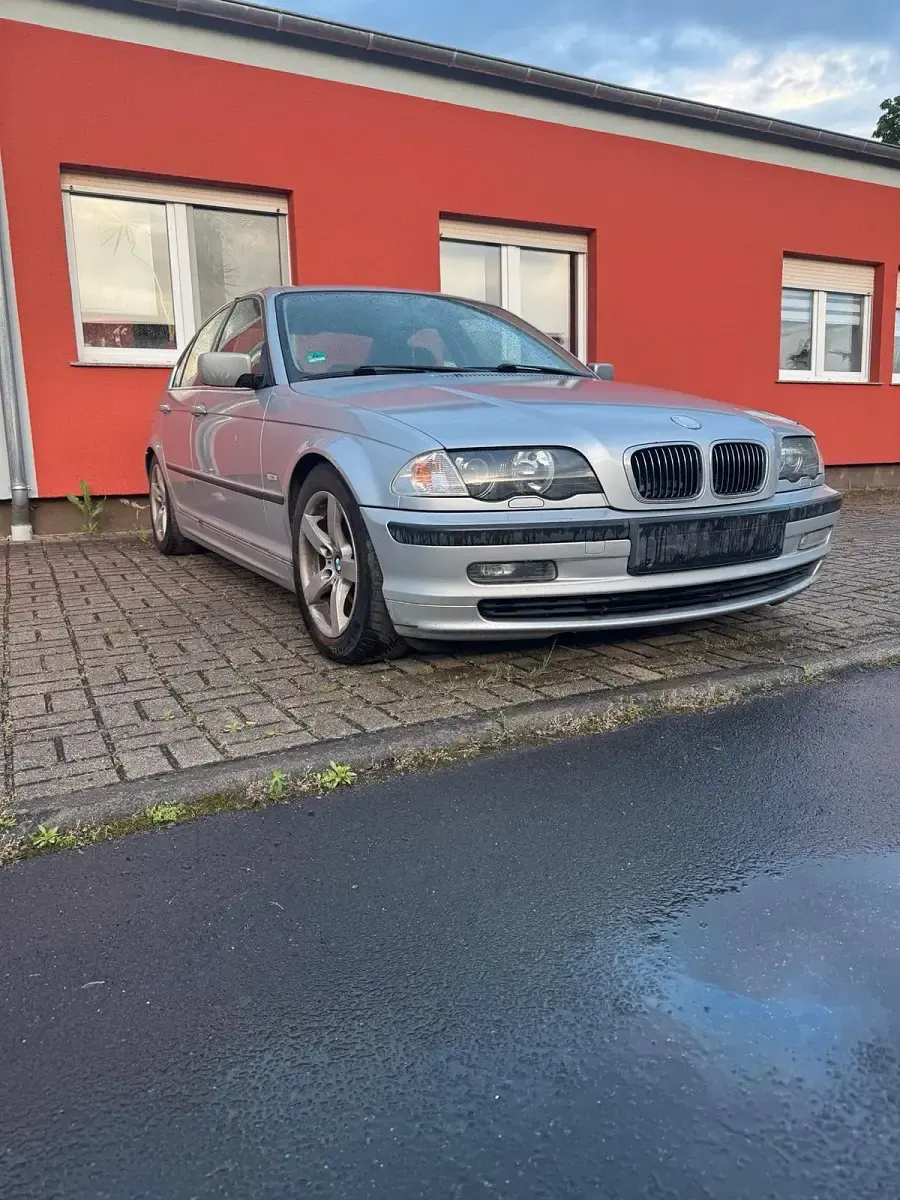 Brugt BMW 320 Basis 150 HK (110 kW) 2000 Sølv Sedan