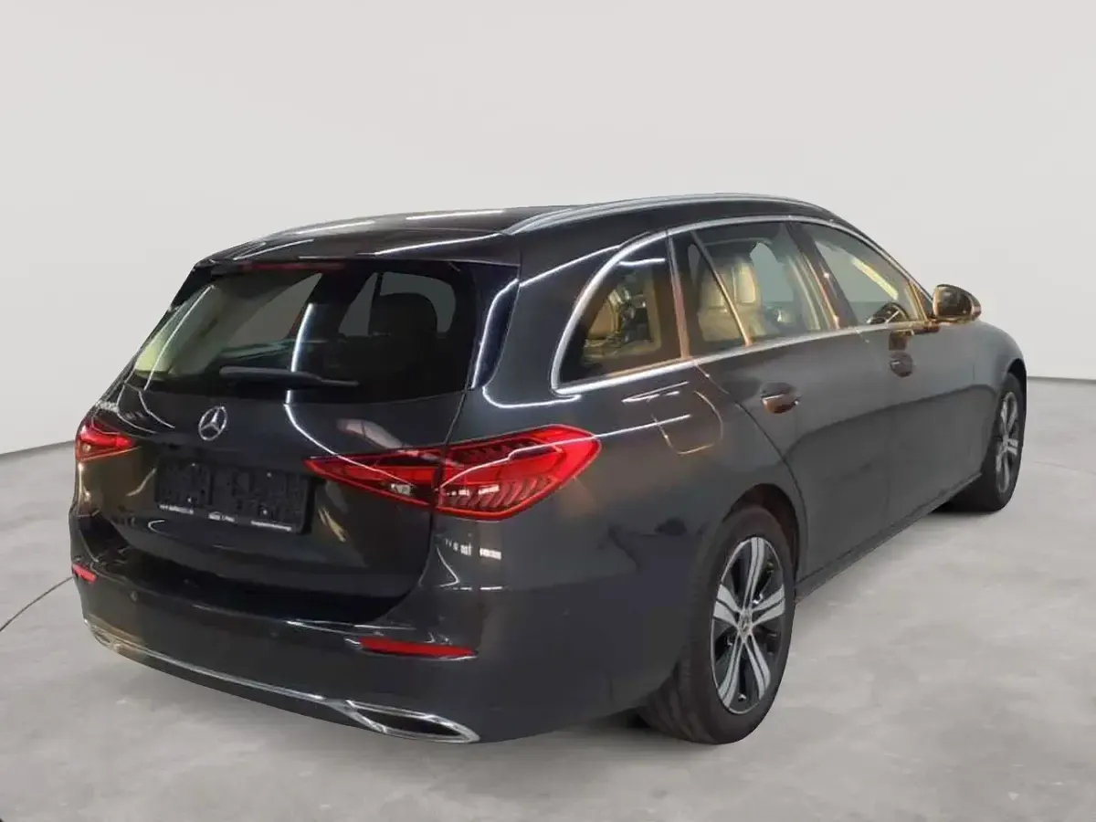 Gebraucht Mercedes C300e Avantgarde 204 PS (150 kW) 2023 Graphitgrau metallic Kombi