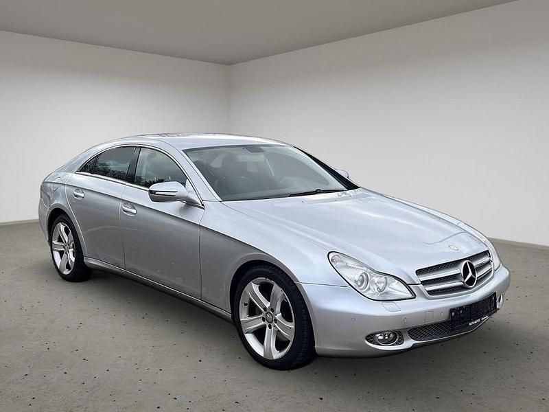 Silber Gebraucht 2009 Mercedes CLS350 Coupé | 14.980 € (Etwas zu teuer) - Bild 1/4