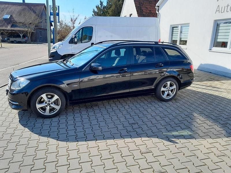 Gebraucht Mercedes C180 Elegance 156 PS (114 kW) 2012 Schwarz Kombi