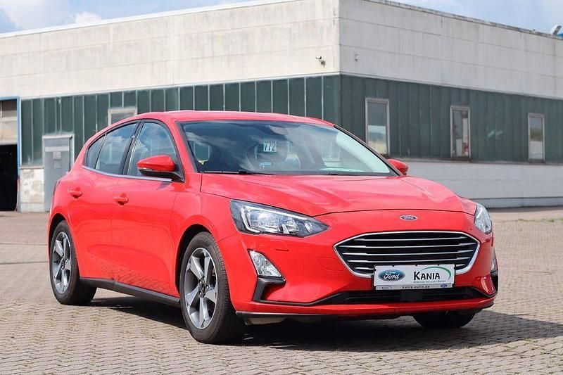 Race red Gebraucht 2019 Ford Focus Cool & Connect Limousine | 11.827 € (Fairer Preis) - Bild 1/4