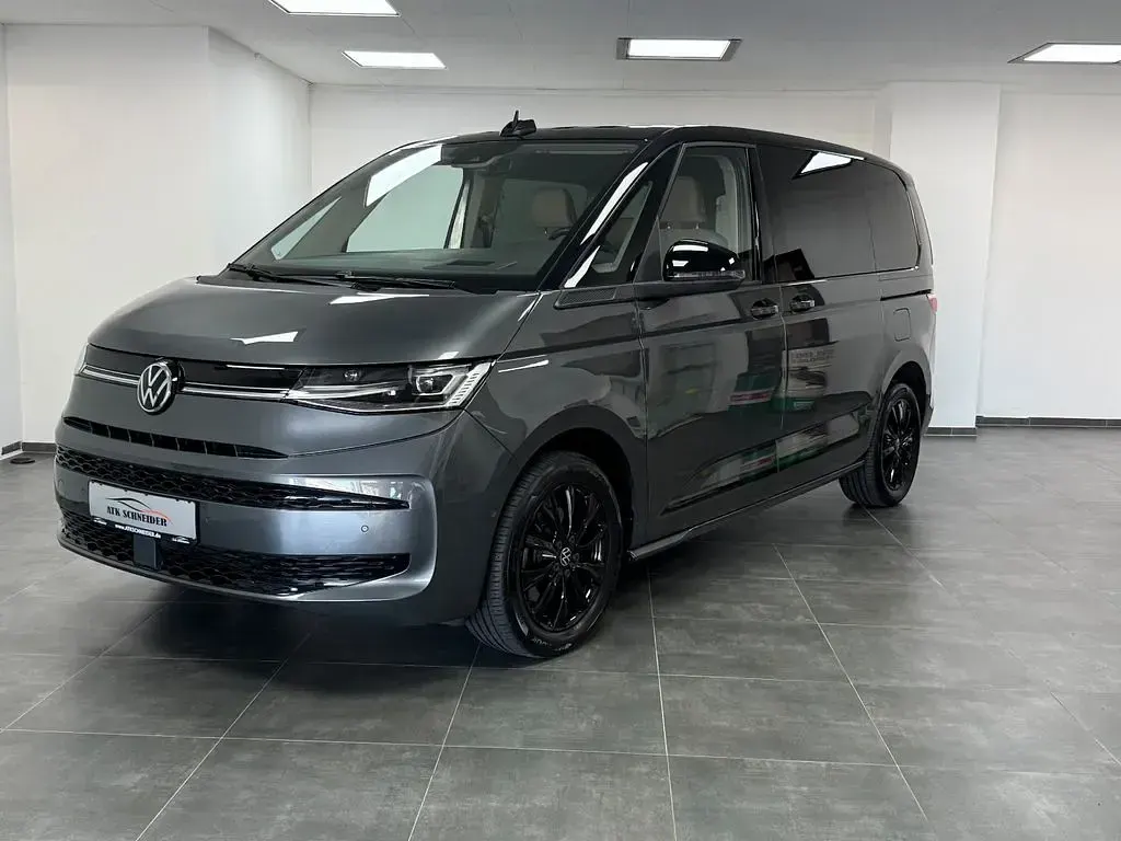 Käytetty VW Multivan 204 HP (150 kW) 2023 Harmaa Tila-auto