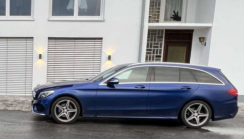 Blau Gebraucht 2015 Mercedes C220 AMG Kombi | 17.500 € (Etwas zu teuer) - Bild 1/4