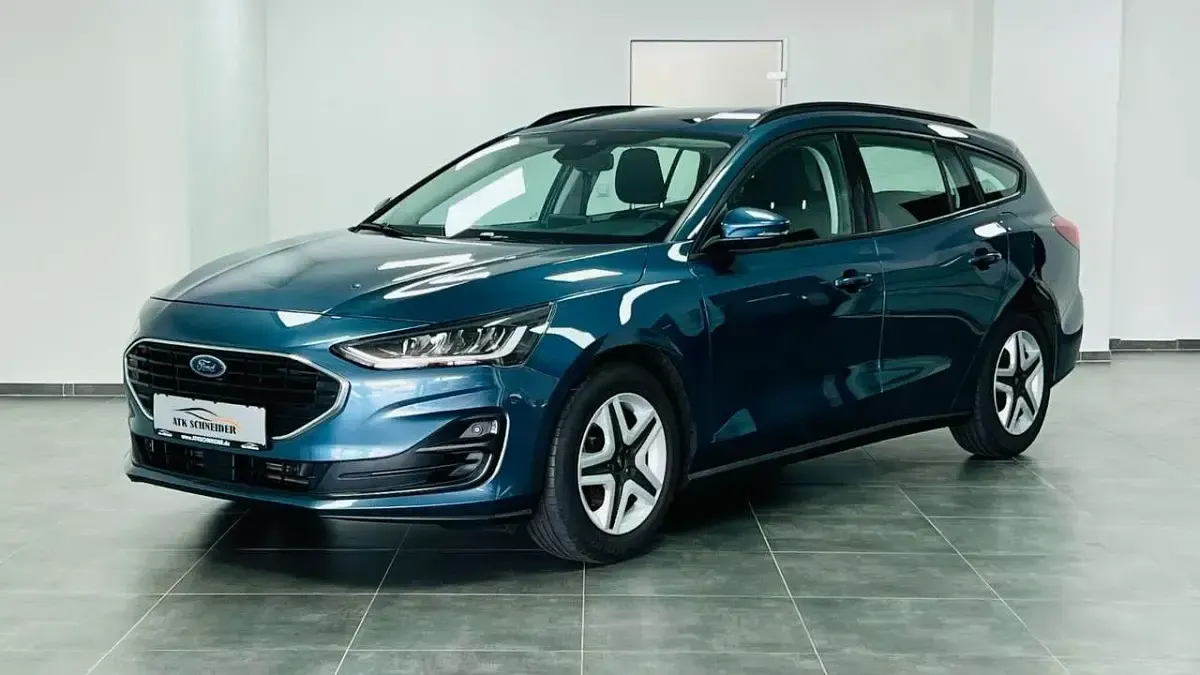 Gebraucht Ford Focus Cool & Connect 101 PS (74 kW) 2022 Chrome blue Kombi