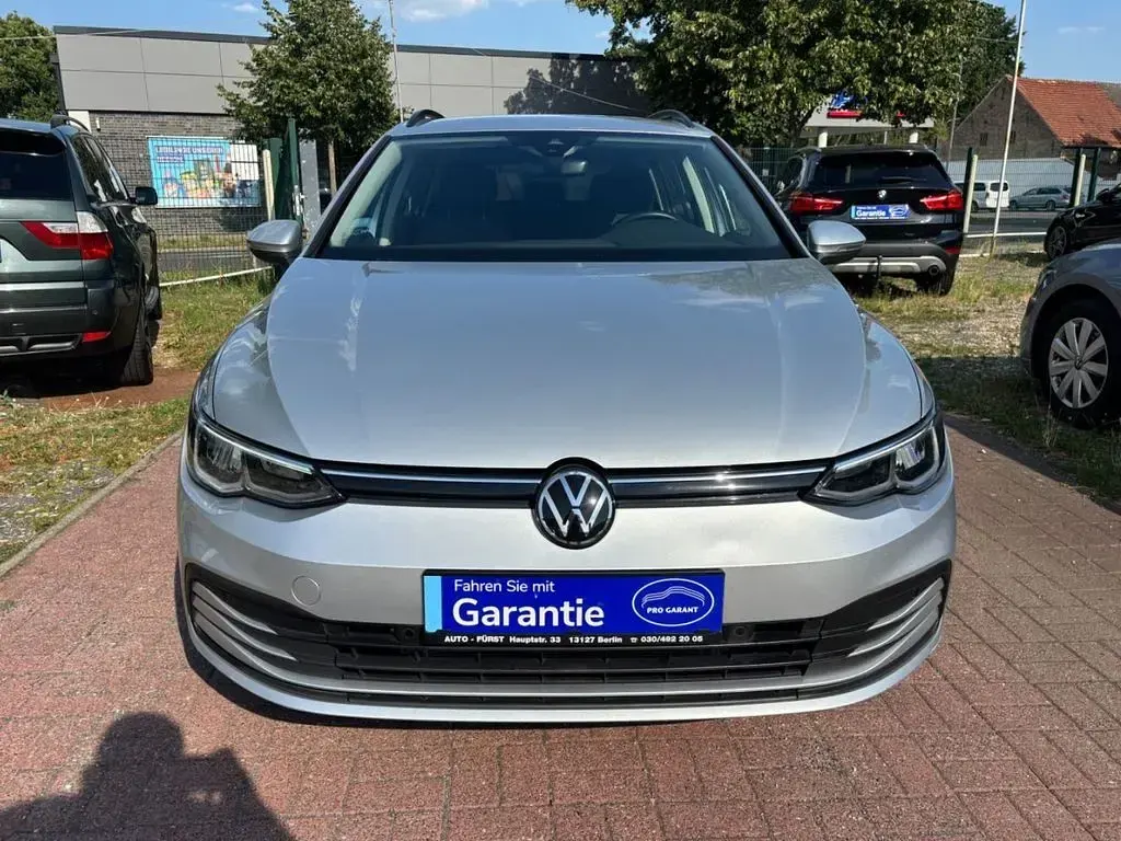 Gebraucht VW Golf VIII Life 150 PS (110 kW) 2023 Silber Kombi