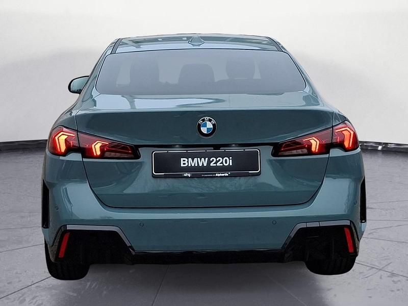 Neu BMW 220 170 PS (125 kW) 2026 Grün Coupé