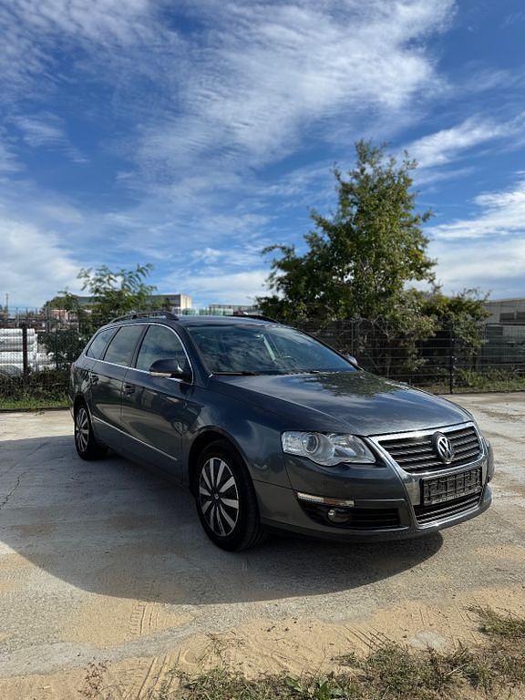 Grau Gebraucht 2010 VW Passat Comfortline Kombi | 2.399 € (Superpreis) - Bild 1/4